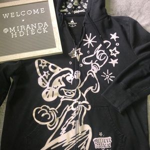 Mickey Sorcerer hoodie 🔮 (with free gift!)